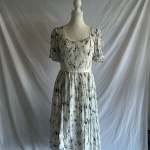 Ivy City Ballerina Blue Floral White Dress